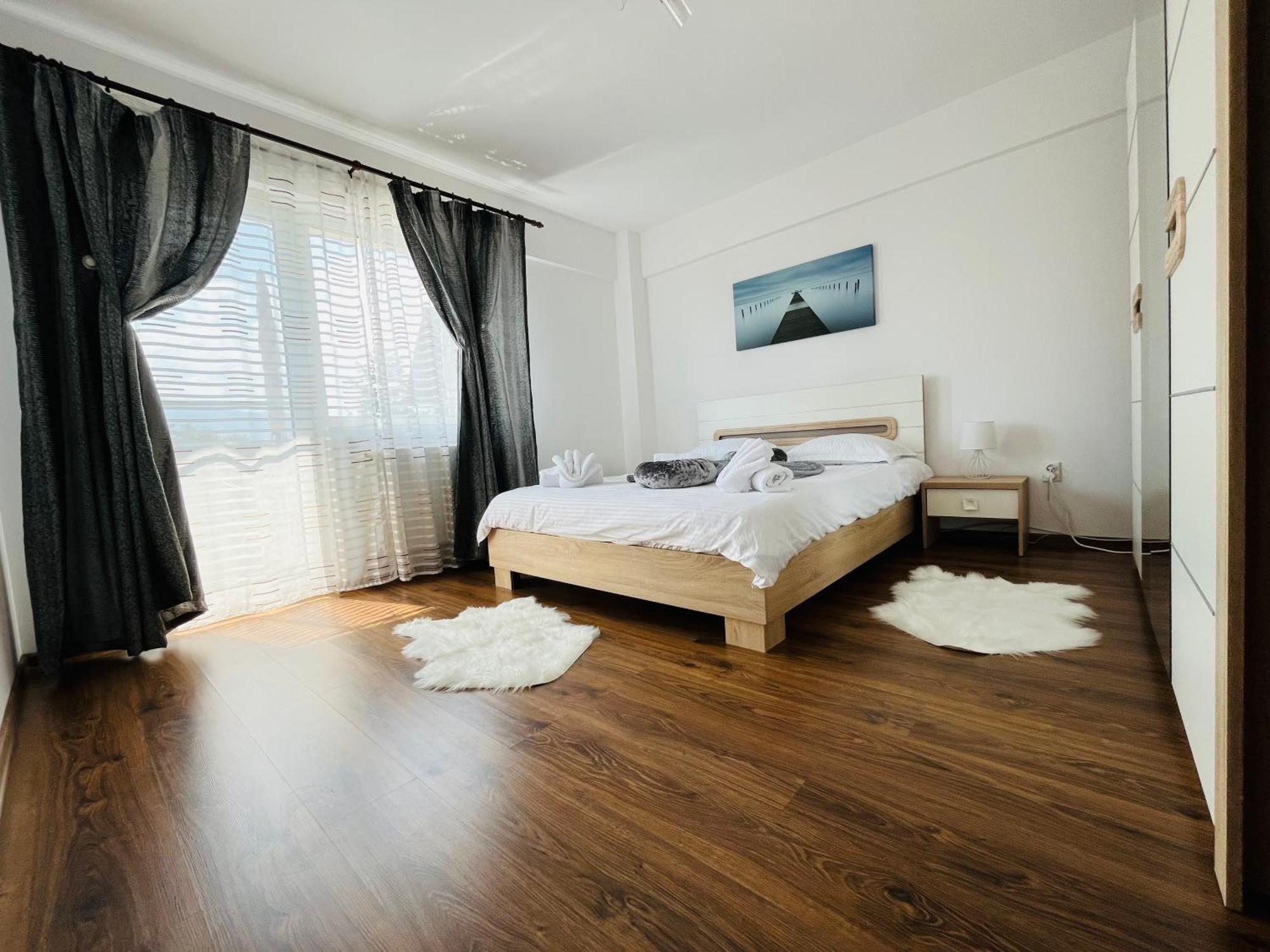 Green Apartaments Zarnesti Exterior photo